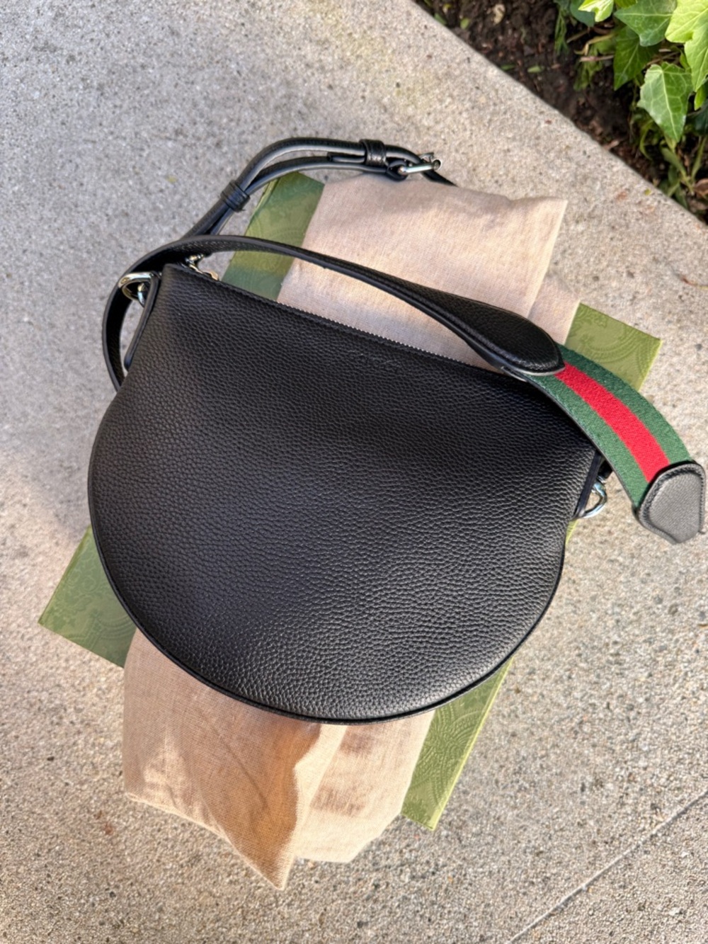 Gucci B Small Grained Leather Crossbody Shoulder Bag W/ Strap NWB